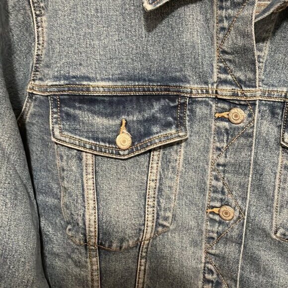 NWT Old Navy Classic Jean Jacket - Picture 5 of 9